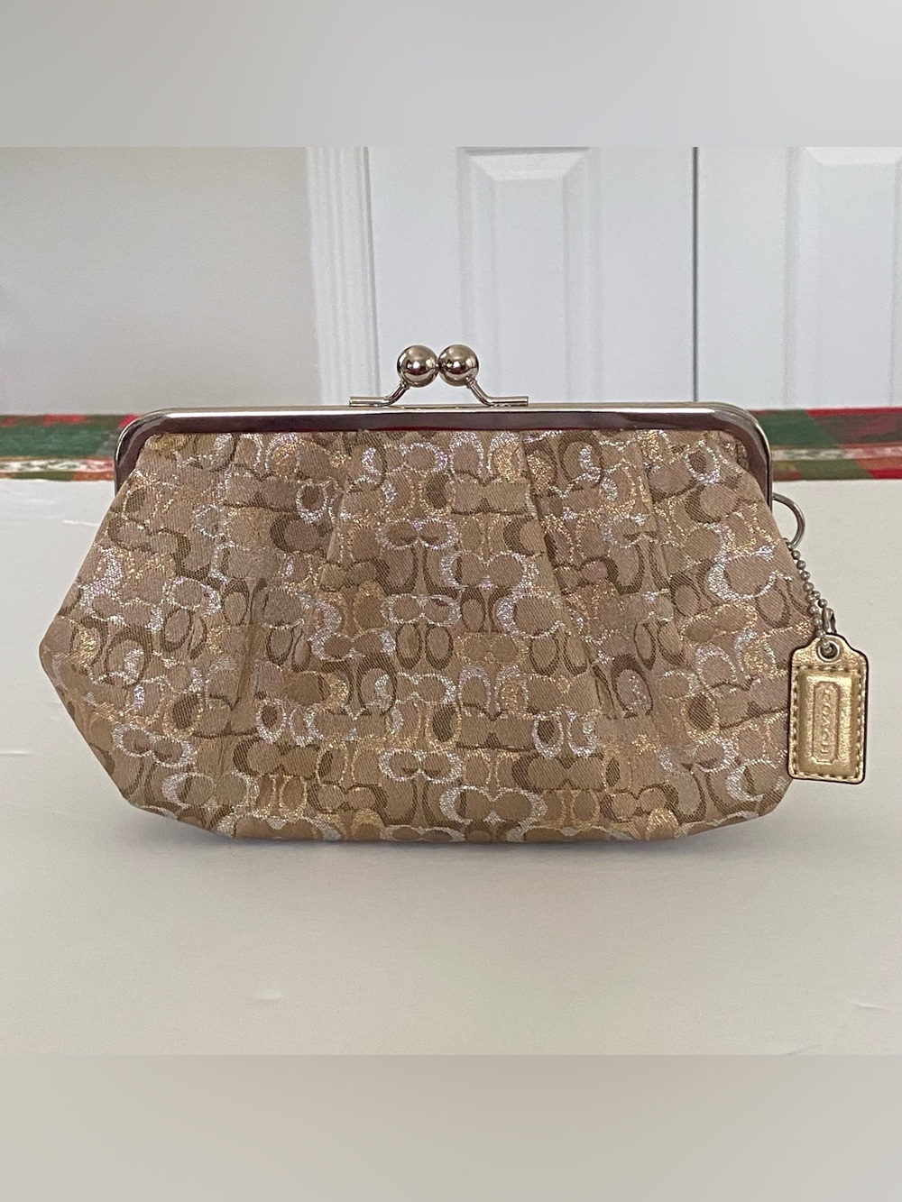 Coach Beige Metallic Gold Silver Optic Signature Kiss Lock Frame Coin Clutch 8”